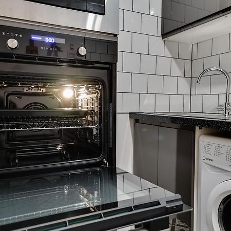 1 Bedroom Swinley Apartment L Free Parking L Wigan Royal Infirmary L Haigh Hall L Central Location Exteriör bild
