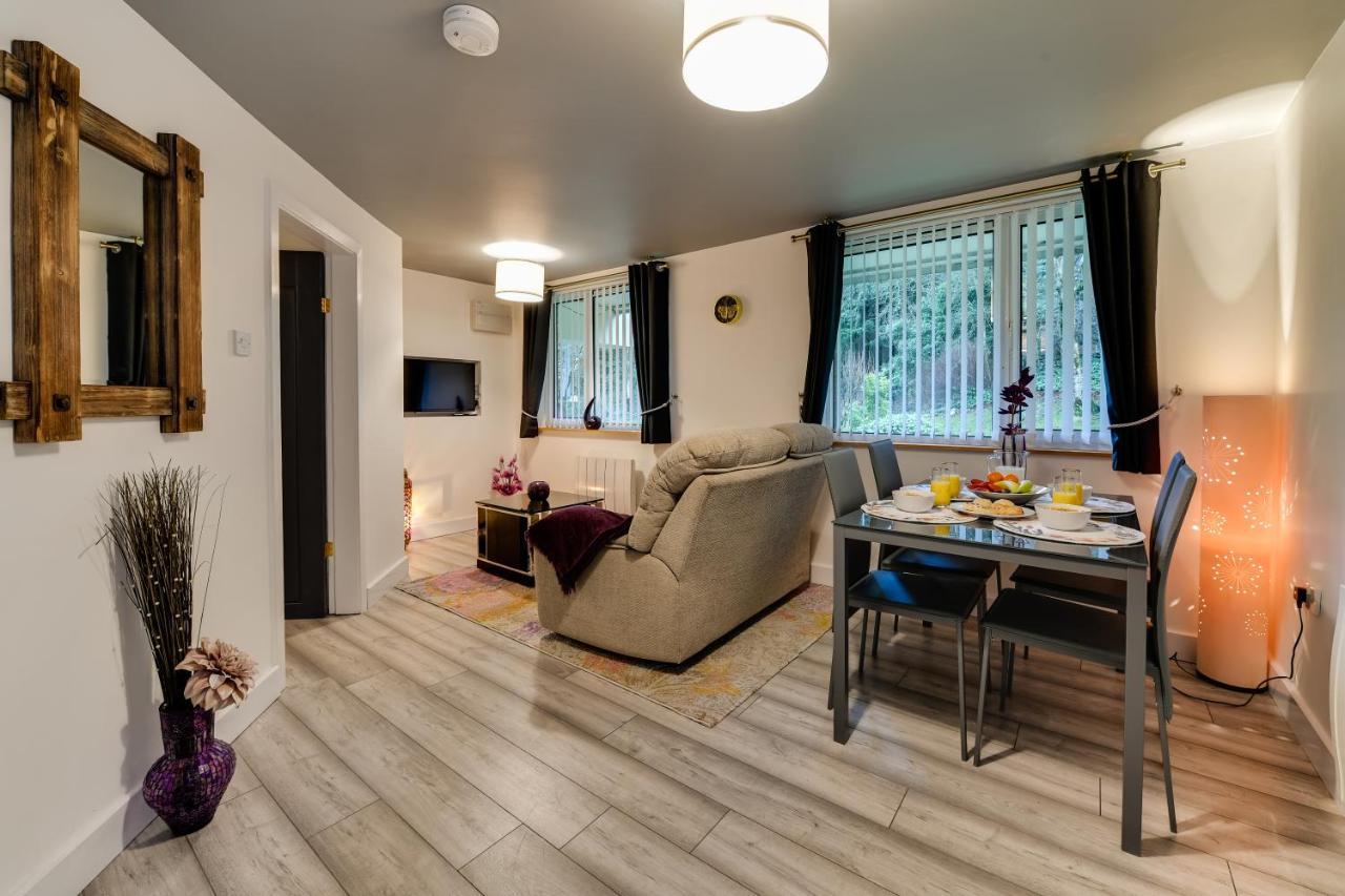 1 Bedroom Swinley Apartment L Free Parking L Wigan Royal Infirmary L Haigh Hall L Central Location Exteriör bild