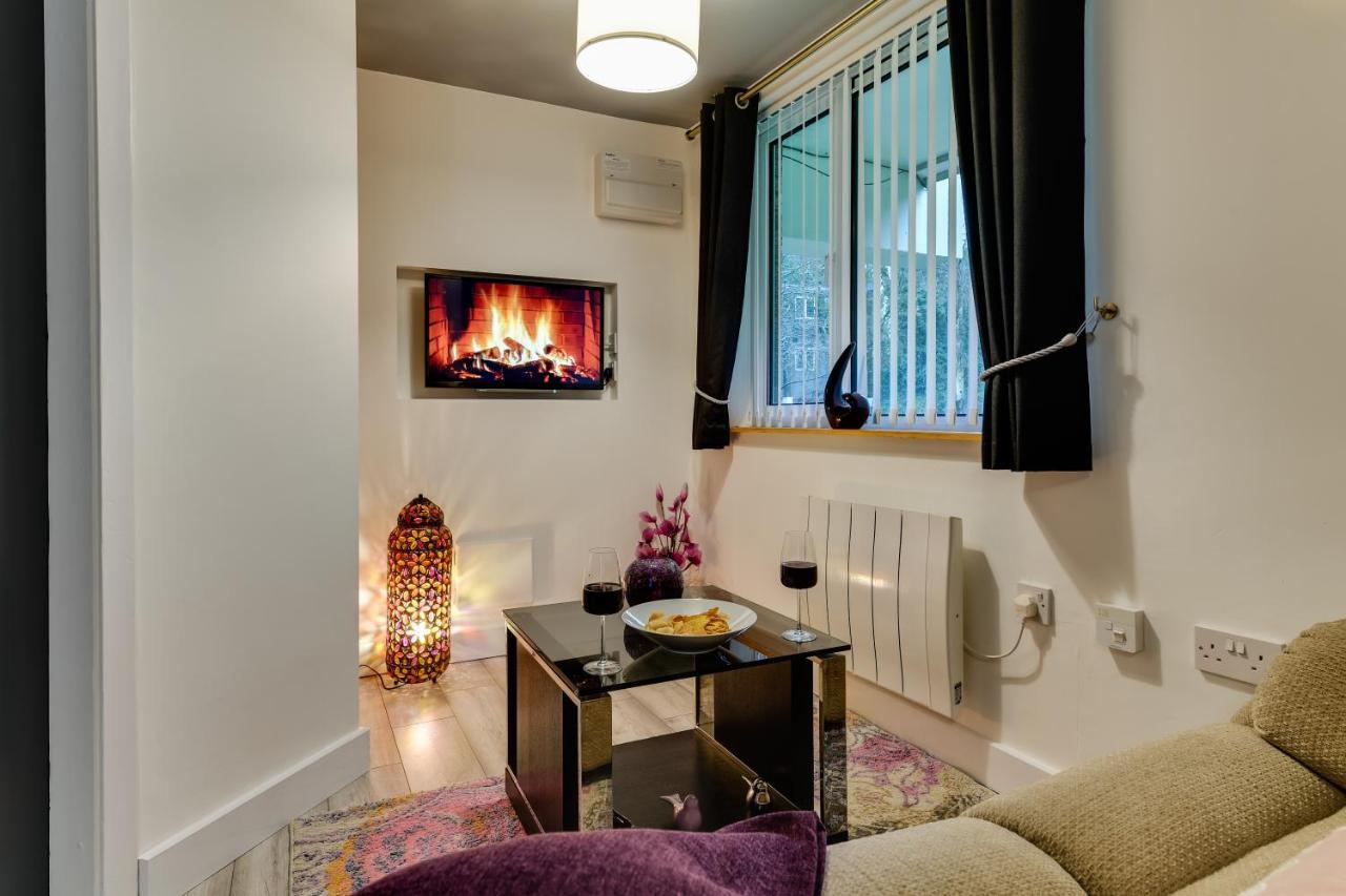 1 Bedroom Swinley Apartment L Free Parking L Wigan Royal Infirmary L Haigh Hall L Central Location Exteriör bild